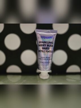 5/$25✨️Sparkling Berry Bliss Hand Cream✨️